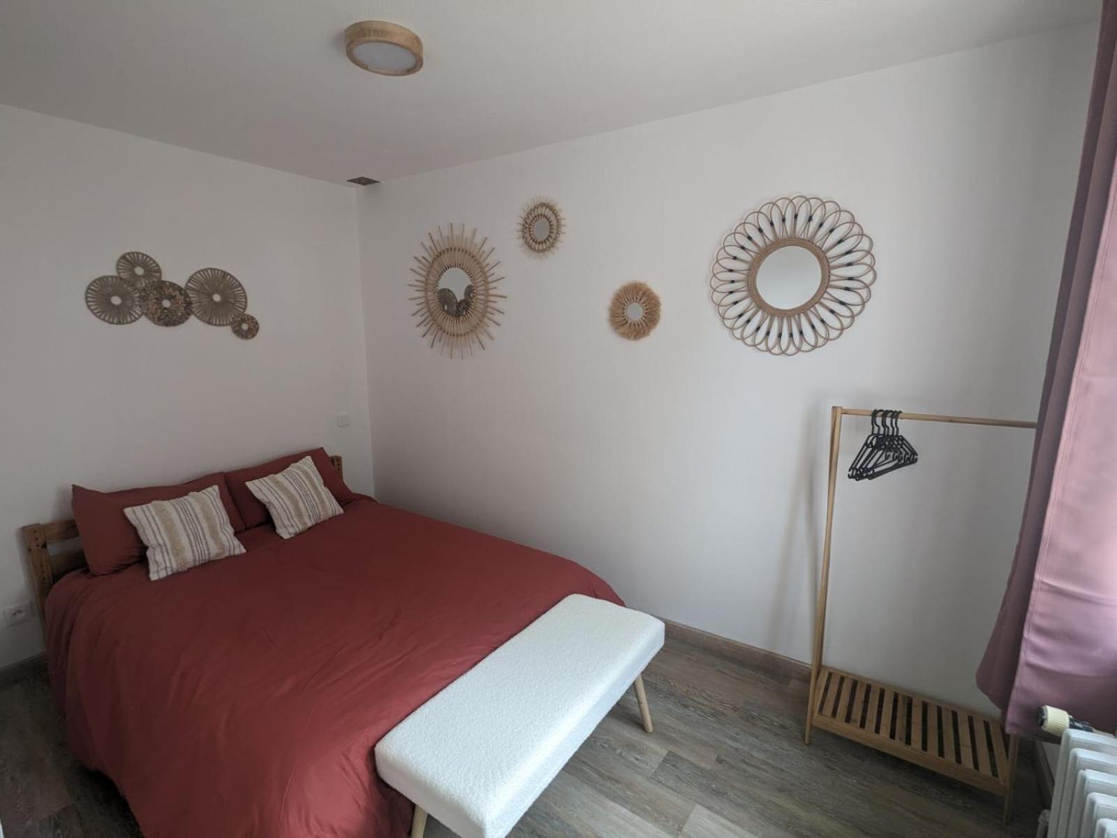 Marmoza - Maison Plein Coeur De Village Saint-Geniez-dʼOlt Extérieur photo